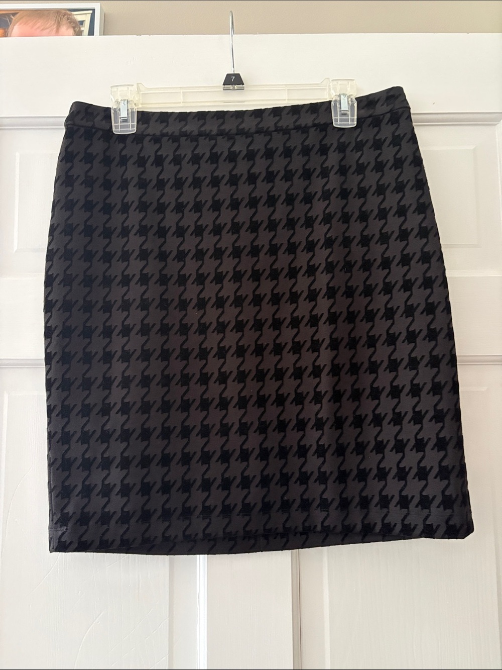LOFT Black and Charcoal Houndstooth Pencil Skirt